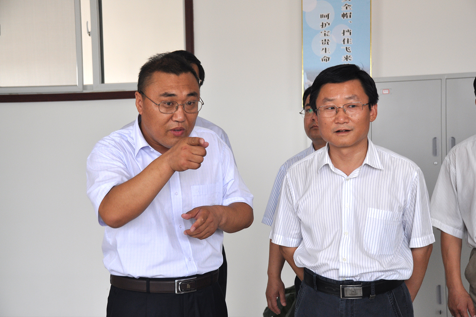 5、原廣饒縣委書記現(xiàn)東營(yíng)市政法委書記田和友到公司視察指導(dǎo).jpg